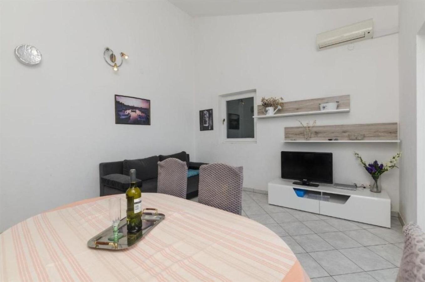 סביד Apartments Mil - 80M From The Sea מראה חיצוני תמונה